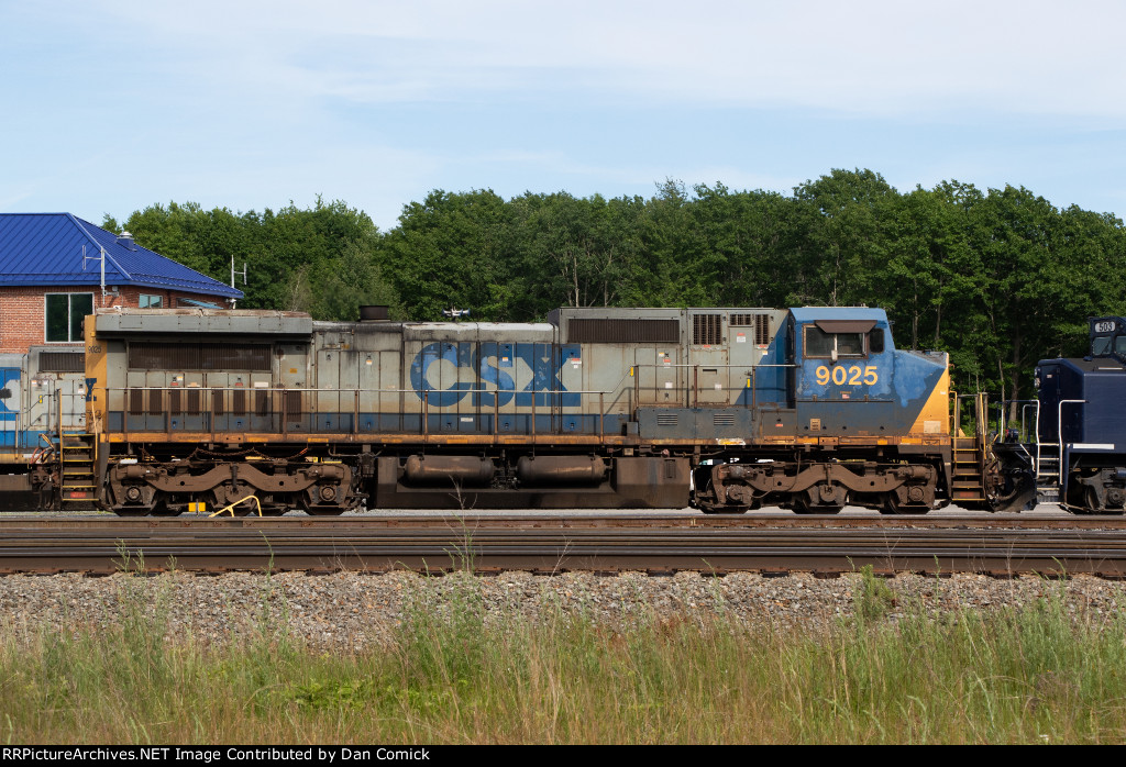 CSXT 9025